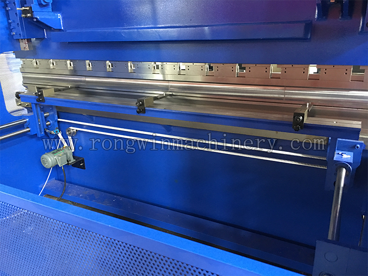 Rongwin manual press brake price inquire now for metal processing-11